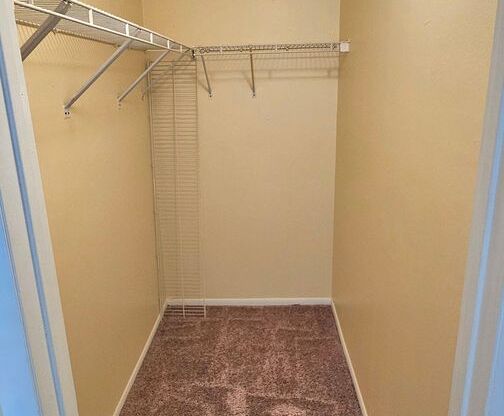 2 beds, 1 bath, $1,700, Unit APARTMENT 1021