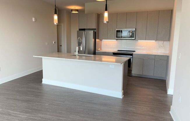 1 bed, 1 bath, 883 sqft, $1,900, Unit 321 Jefferson-605