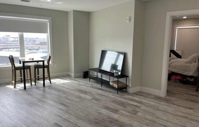 2 beds, 1 bath, 856 sqft, $3,785, Unit 503