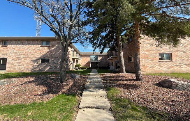 11229 W National Ave