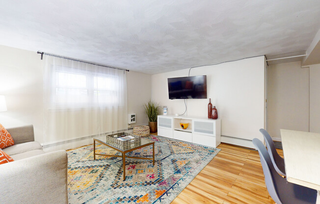 1 bed, 1 bath, 700 sqft, $4,300, Unit 1B