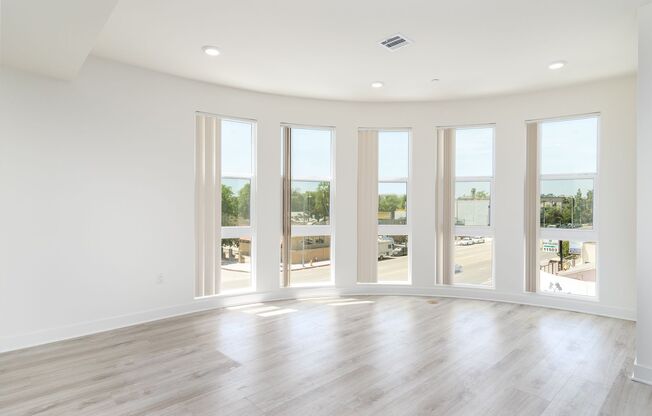 1 bed, 1 bath, 580 sqft, $2,295, Unit 302