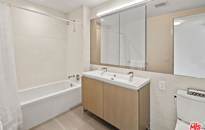 2 beds, 3 baths, 1,610 sqft, $5,950, Unit 2506