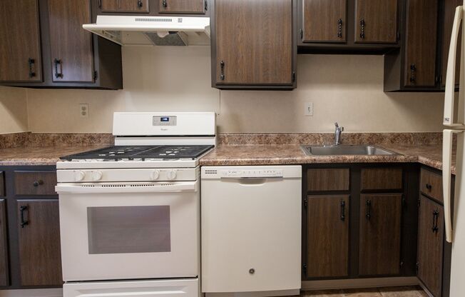 2 beds, 1.5 baths, 1,008 sqft, $1,600, Unit Unit 112