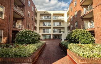 960 Fell St. 407