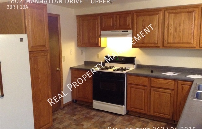 1802 MANHATTAN DR
