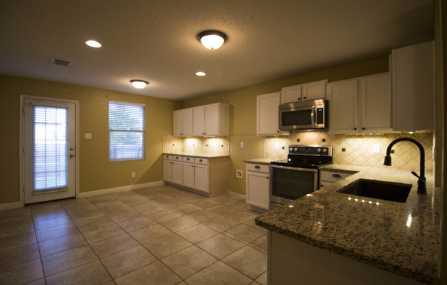 ***Wheeler Ridge*** Newly Remodeled Home Just for YOU!!!