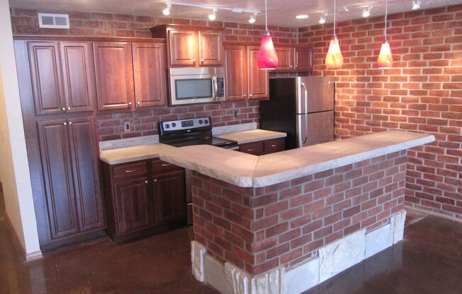 3 beds, 2 baths, 1,300 sqft, $1,620, Unit AW 116