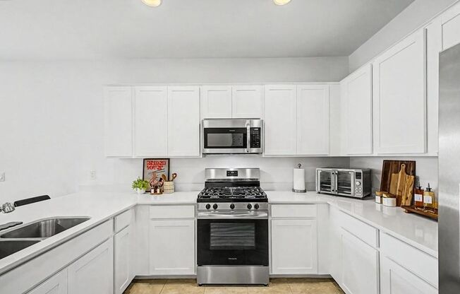 Modern 3/2 in Resort Style Community