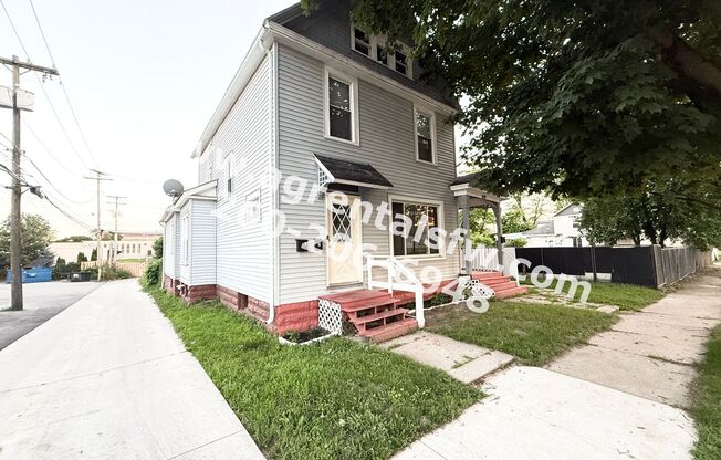 603 W Dewald St