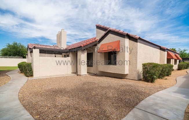 2127 E 10 ST
