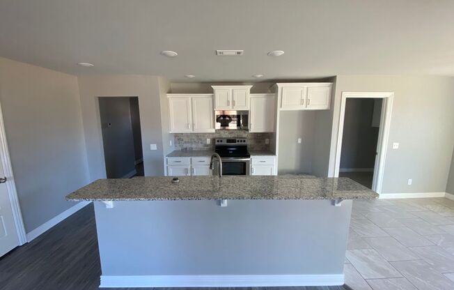 Move In Special - Beautiful Home in Bentonville - Prime Location - Close to Schools