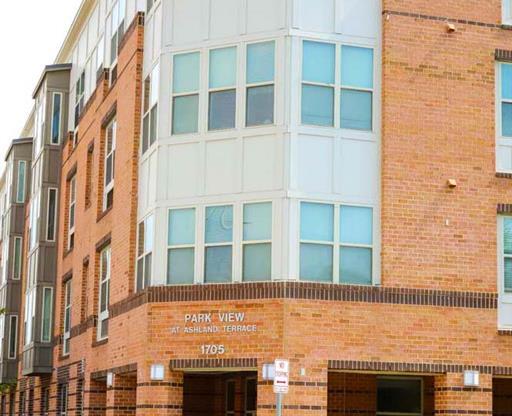 A brick building with a sign that says Park View on it.