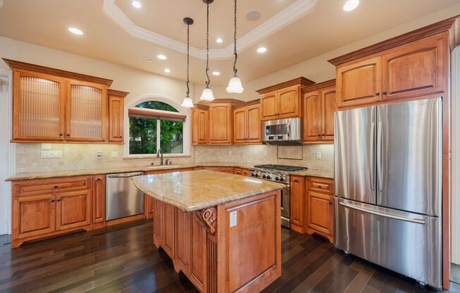 4 beds, 4 baths, $6,500, Unit #B