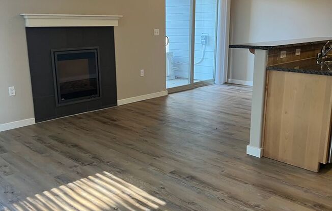 1 bed, 1 bath, 824 sqft, $1,565, Unit A101