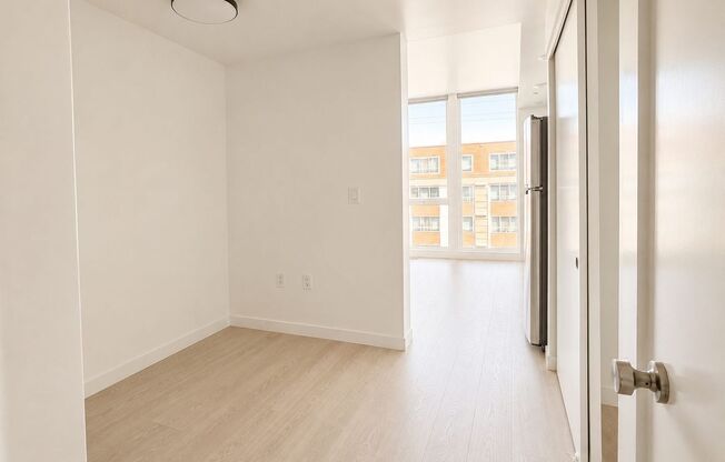 Studio, 1 bath, 422 sqft, $1,550, Unit Unit 304