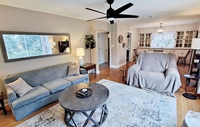 Fully Furnished 4 Bed / 1-1/2 Bath Single Family Home w/2 Car Garage