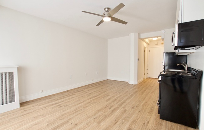 Studio, 1 bath, 398 sqft, $1,295, Unit 0711