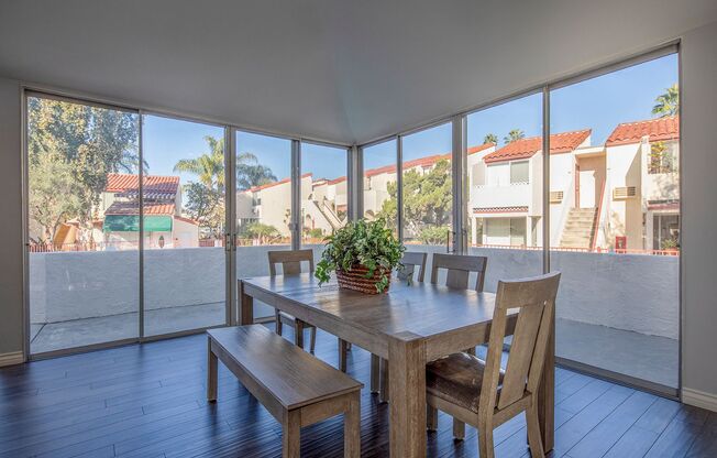 2 beds, 1.5 baths, 885 sqft, $2,350, Unit 067