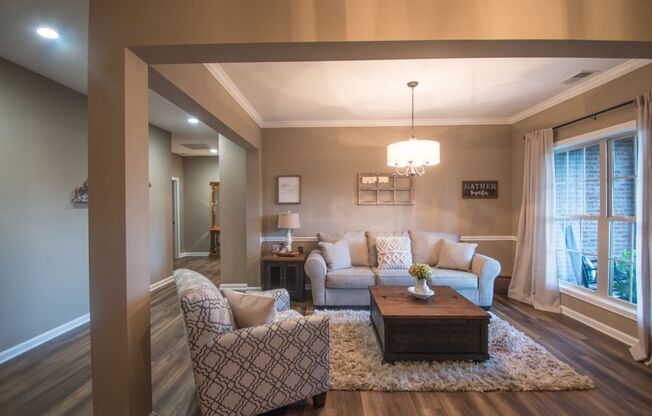 4 beds, 2 baths, $2,800