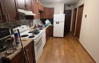 2 beds, 1 bath, $850, Unit 13