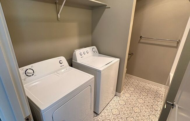 1 bed, 1 bath, 728 sqft, $1,715, Unit 250