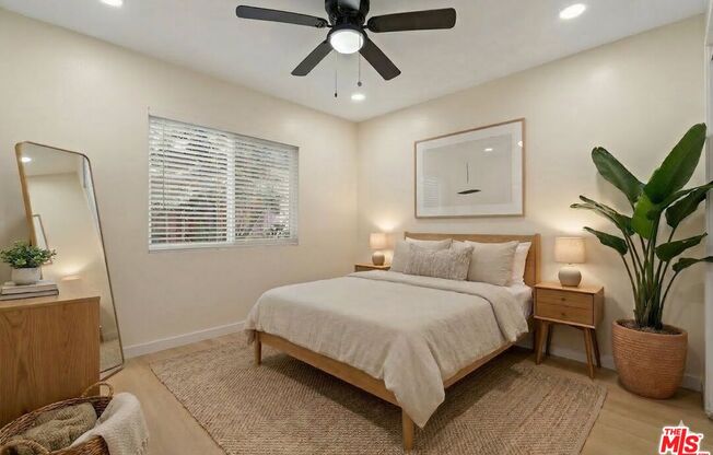 7825 W MANCHESTER AVE