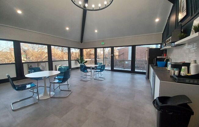 1 bed, 1 bath, 590 sqft, $950, Unit 74
