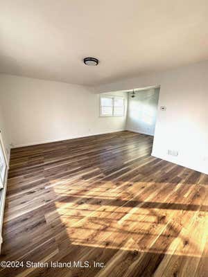 3 beds, 1 bath, 2,920 sqft, $2,600