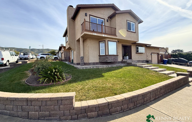 Beautifully Remodeled 4 Bed Home with Loft + Prime Location