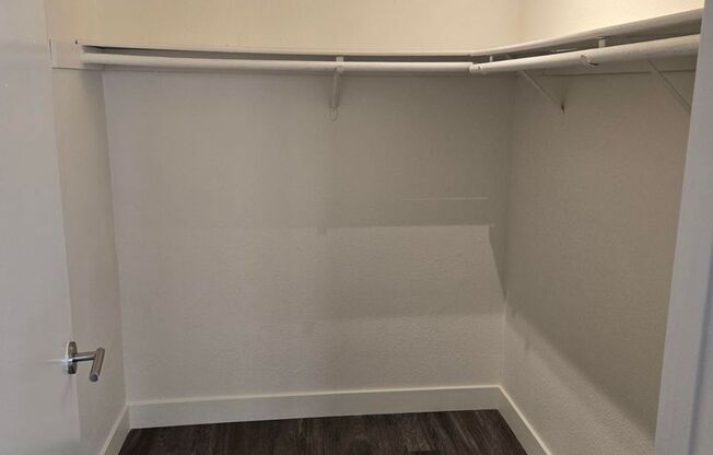 2 beds, 2 baths, 998 sqft, $2,414, Unit 102