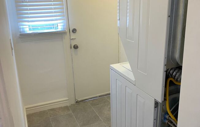 1 bed, 1 bath, $2,195, Unit 834.25