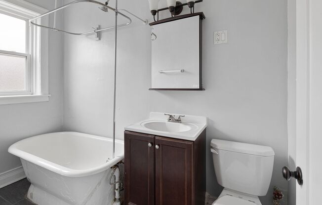 2 beds, 1 bath, 600 sqft, $2,300, Unit 6116-3W