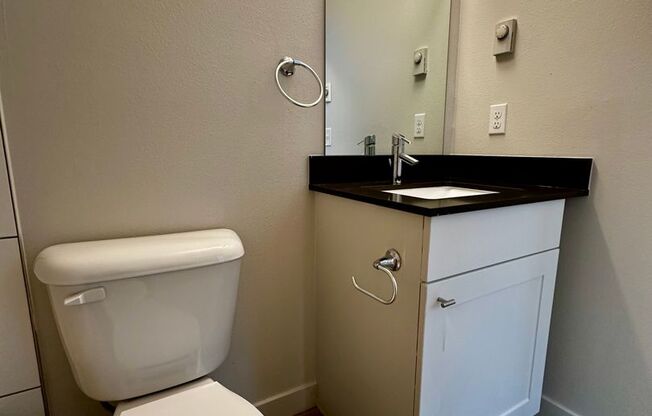 1 bed, 1 bath, 473 sqft, $1,695, Unit 204