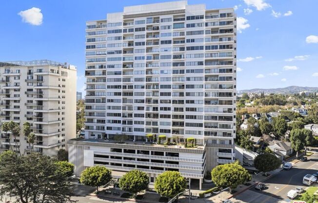 1 bed, 2 baths, 893 sqft, $4,999, Unit 1905