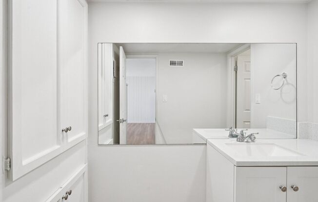 1 bed, 1 bath, 550 sqft, $1,549, Unit 44