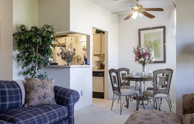 Hawthorne Two Bed Dining