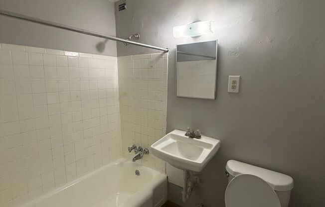 1 bed, 1 bath, 430 sqft, $1,400, Unit 517