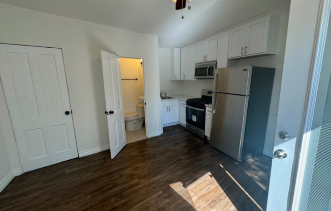 485 S Roxbury Dr