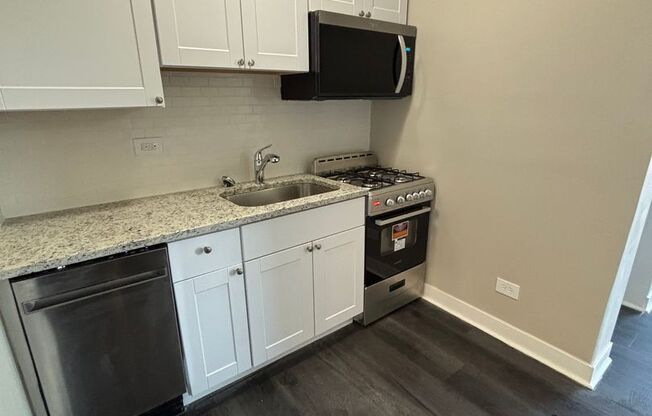 Studio, 1 bath, $1,250, Unit 303