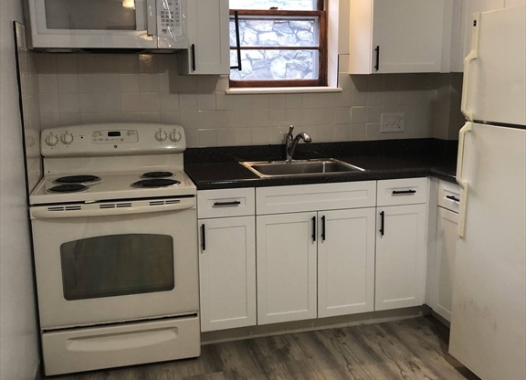 1 bed, 1 bath, 540 sqft, $1,950, Unit 30