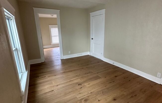 1 bed, 1 bath, $850, Unit Apt 2