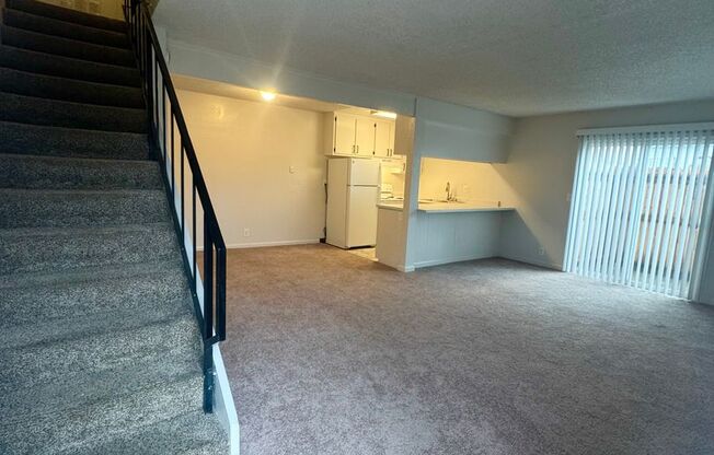 2 beds, 1.5 baths, 900 sqft, $1,425, Unit Unit 1