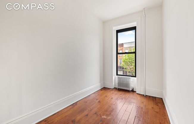 353 7 AVE