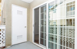 3 beds, 2 baths, $2,995, Unit 04