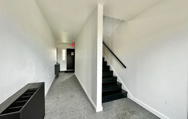 1 bed, 1 bath, 450 sqft, $795, Unit Apt. 8