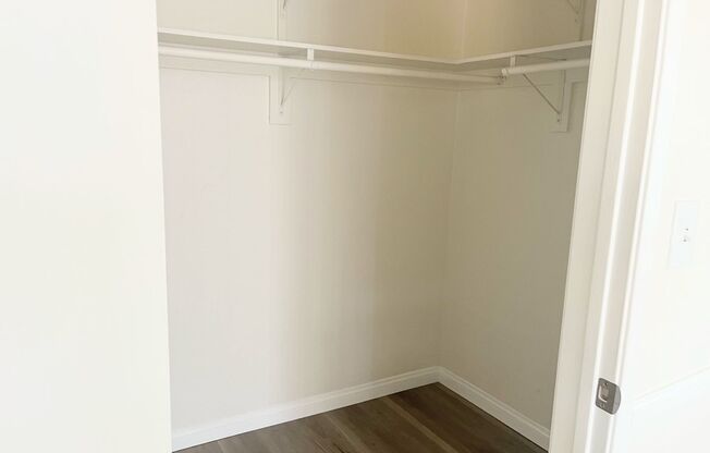 Studio, 1 bath, 390 sqft, $1,600, Unit 103