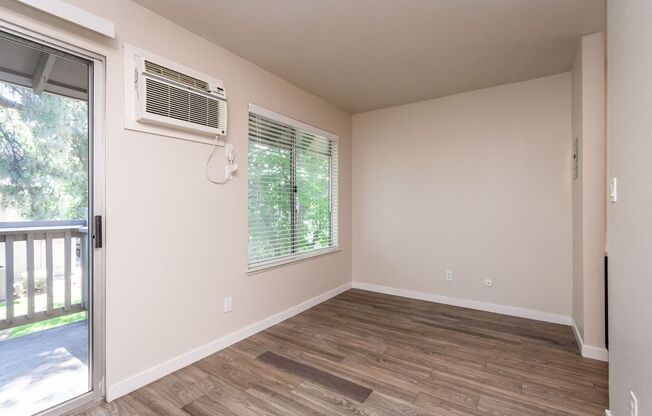 Studio, 1 bath, 451 sqft, $1,450, Unit 91