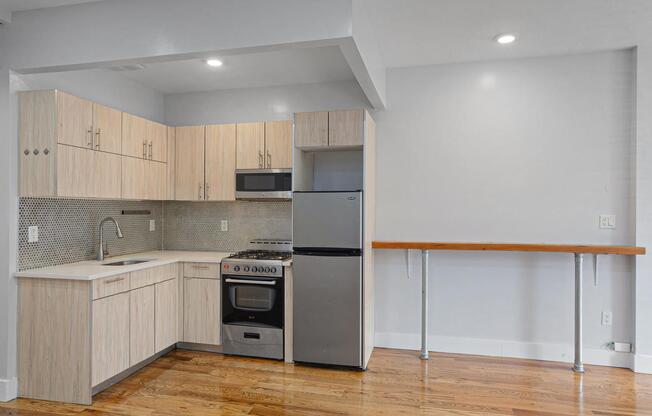 3 beds, 1 bath, $3,306, Unit 2