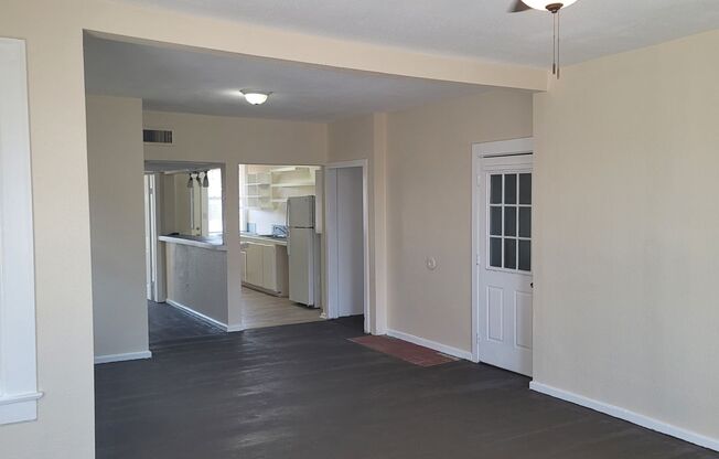 2 beds, 1 bath, 800 sqft, $1,250, Unit 2109 P #3